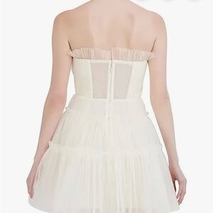 BCBG Elegant Strapless off white Dress